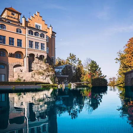 Schloss Moenchstein מלון 5*