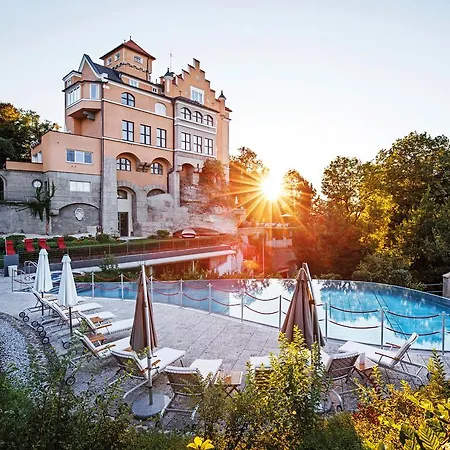 מלון Schloss Moenchstein