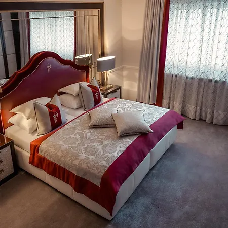 Hotel Schloss Moenchstein 5*